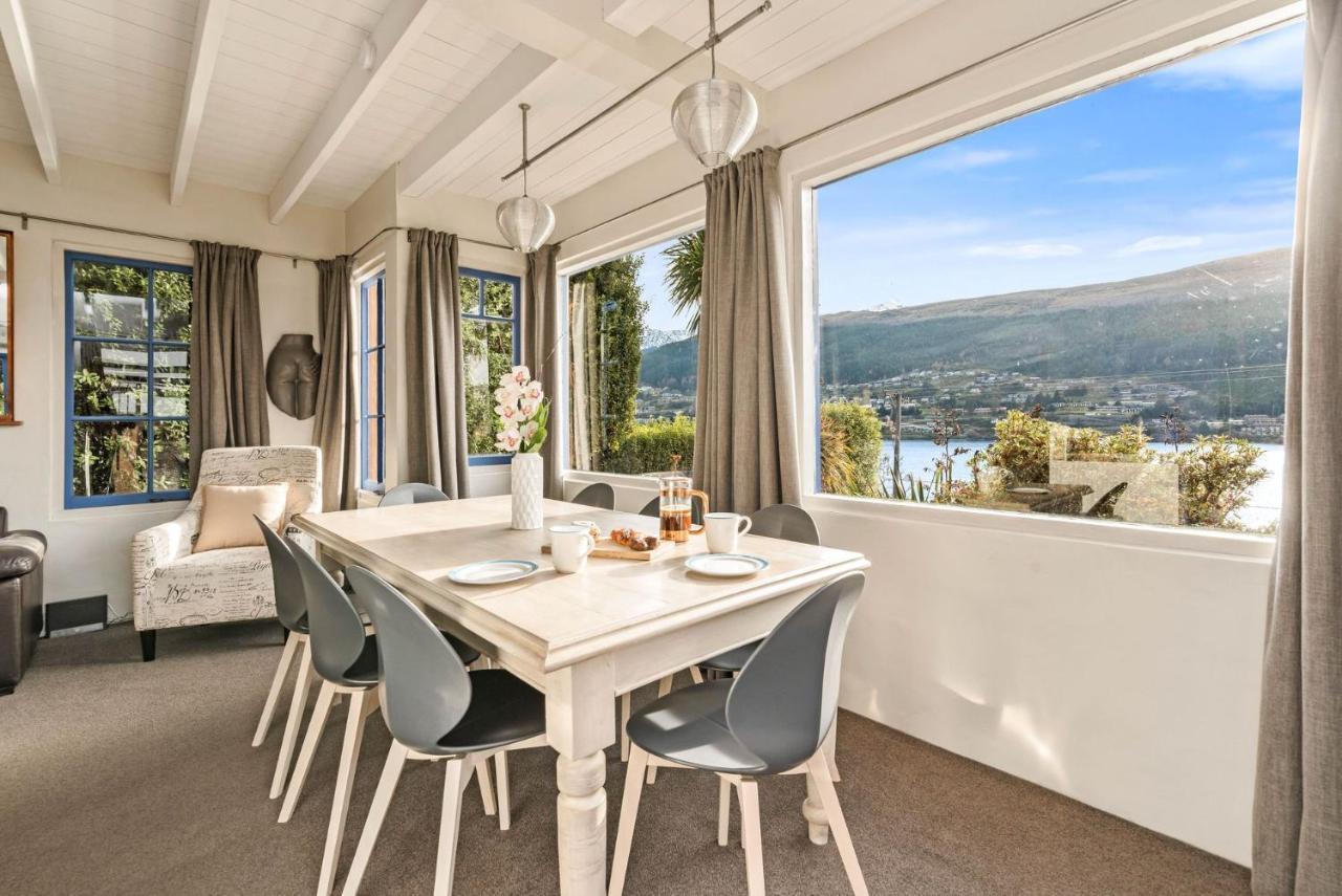 Sunny Lakeview Villa Квинстаун Экстерьер фото