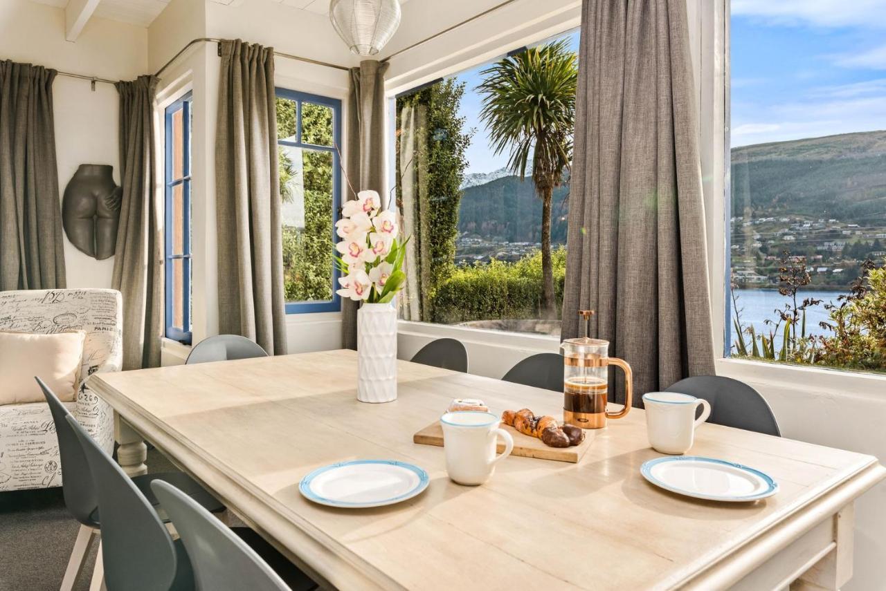 Sunny Lakeview Villa Квинстаун Экстерьер фото