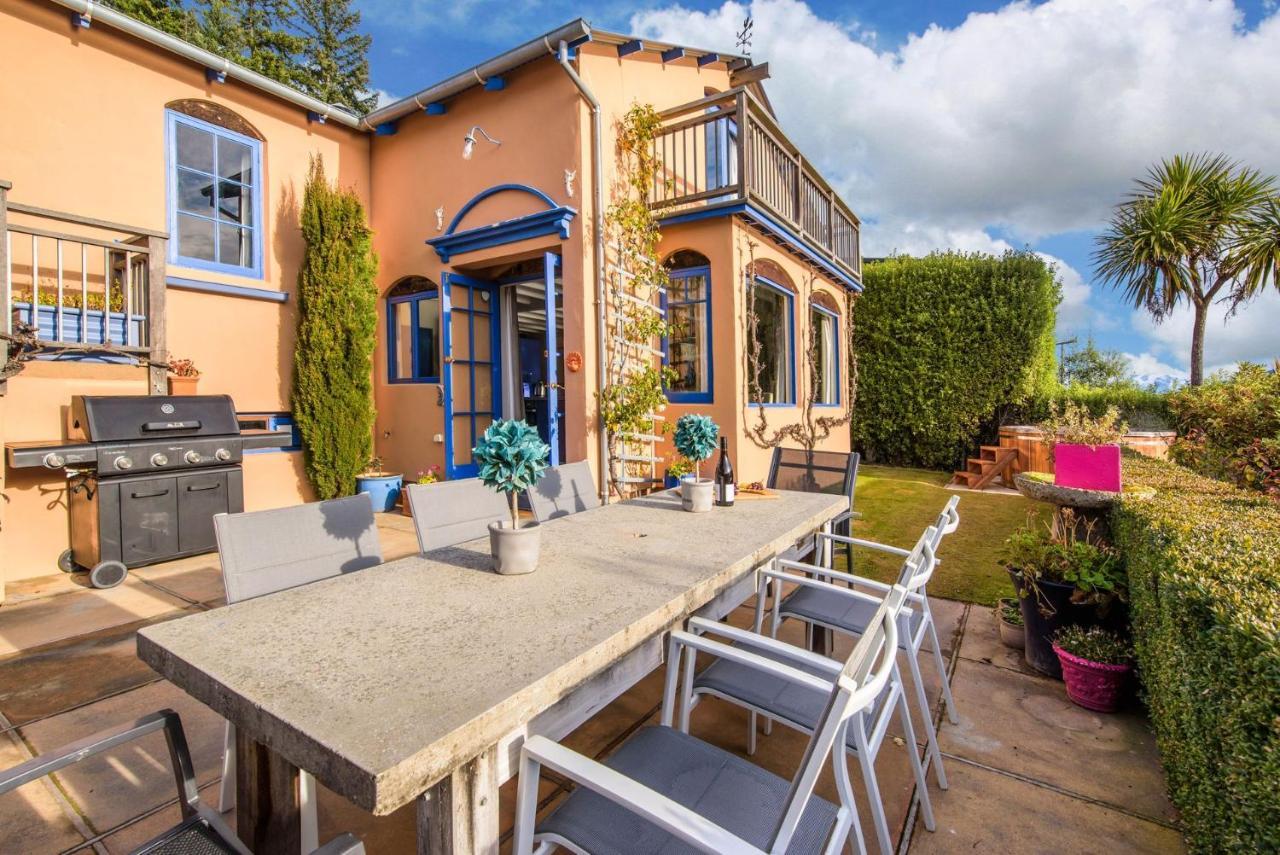 Sunny Lakeview Villa Квинстаун Экстерьер фото