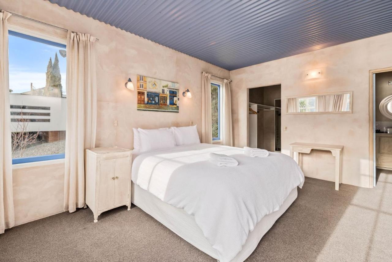 Sunny Lakeview Villa Квинстаун Экстерьер фото