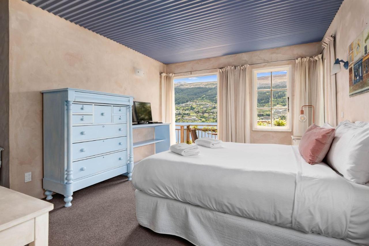 Sunny Lakeview Villa Квинстаун Экстерьер фото